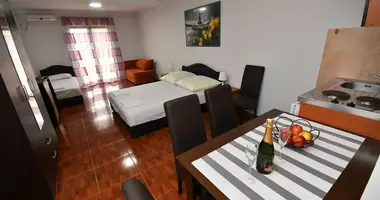 Apartamento 8 habitaciones en Herceg Novi, Montenegro