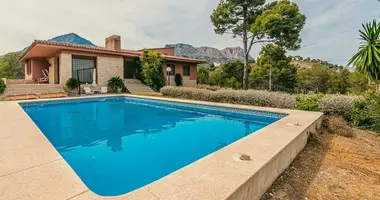 Villa 4 habitaciones con sótano, con baño, con Piscina privada en Alfaz del Pi, España