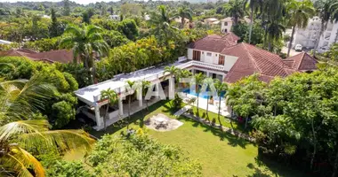 5 bedroom house in Salcedo, Dominican Republic