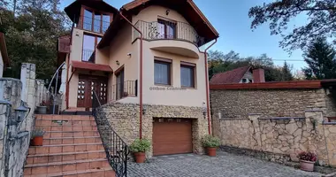 9 room house in Hungary