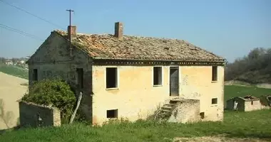 Casa 10 habitaciones en Terni, Italia