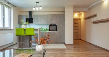 Квартира 3 комнаты в Варшава, Польша