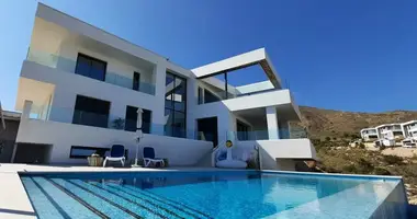 5 bedroom house in Finestrat, Spain