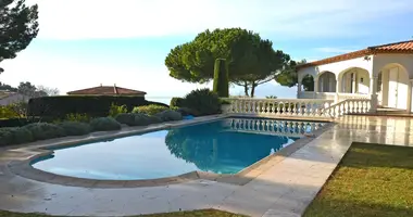 Villa 4 bedrooms in France