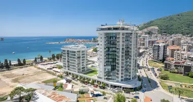 Apartamento 4 habitaciones en Montenegro
