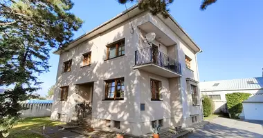 8 room house in Vienna, Austria