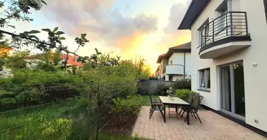 Casa en Varsovia, Polonia