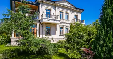 5 room house in Voronino, Russia