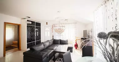 Квартира 2 комнаты в Столив, Черногория
