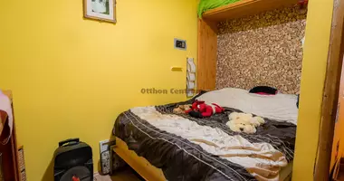 8 room apartment in Gyoemro, Hungary