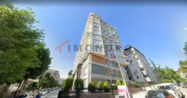 Mieszkanie 4 pokoi z balkon, z winda, z centralne ogrzewanie w Kuecuekcekmece, Turcja
