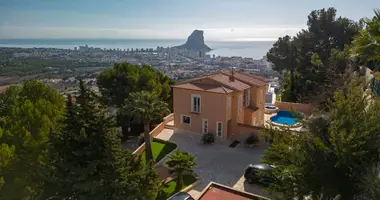 Villa  mit Parkplatz, mit Möbliert, mit Terrasse in Calp, Spanien