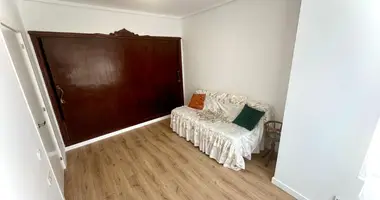Apartamento 4 habitaciones en Alicante, Španjolska