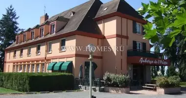 Commercial property 12 000 m² in France