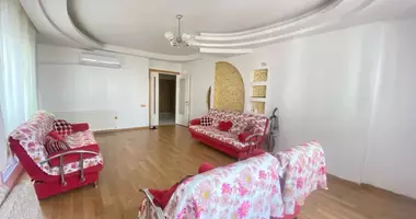 Mieszkanie 4 pokoi w Erdemli, Turcja