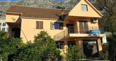 Mieszkanie 7 pokojów w Dobrota, Czarnogóra