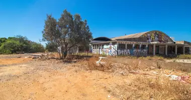 Plot of land in Quelfes, Portugal