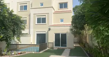 Villa  mit Balkon, mit Garage, mit Videoüberwachung in Abu Dhabi, Vereinigte Arabische Emirate