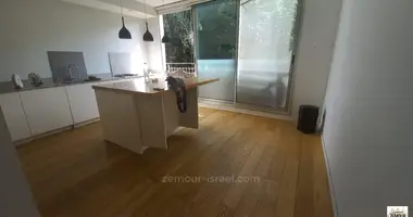 5 room apartment in Raanana, Israel