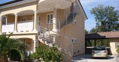 Hotel 160 m² in Mjesni odbor Poganka - Sveti Anton, Kroatien