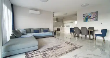 4 bedroom apartment in Koinoteta Parekklesias, Cyprus