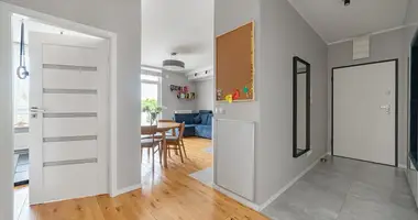 Wohnung 3 zimmer in Warschau, Polen
