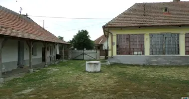 5 room house in Poroszlo, Hungary