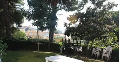 2 bedroom apartment in Estepona, Spain