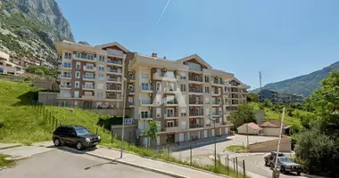 Mieszkanie 6 pokojów w Dobrota, Czarnogóra