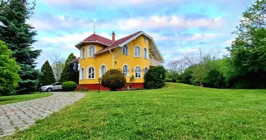 Dom 10 pokojów w Gyoemro, Węgry