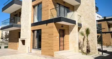 Вилла 4 комнаты  со стеклопакетами, с балконом, с парковка в Дуррес, Албания