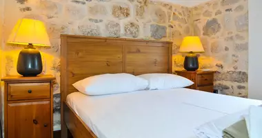 Villa 8 Zimmer mit Möbliert, mit Klimaanlage, mit Meerblick in Perast, Montenegro
