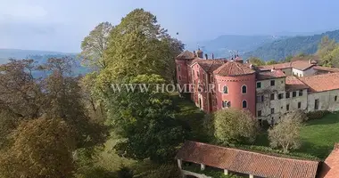 Schloss in Asti, Italien