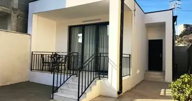 Casa 3 habitaciones con Muebles, con Estacionamiento, con Aire acondicionado en Tiflis, Georgia