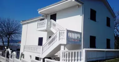 Casa 10 habitaciones en Montenegro