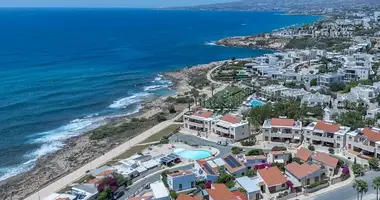 2 bedroom house in Chloraka, Cyprus