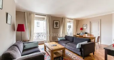 2 bedroom apartment in Paris, France