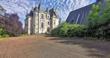 Schloss 56 Zimmer in Le Mans, Frankreich