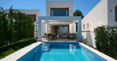 Villa 3 bedrooms in Pefkochori, Greece