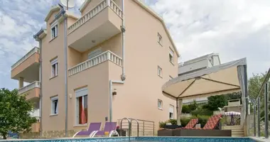 Hotel 320 m² in Gespanschaft Split-Dalmatien, Kroatien