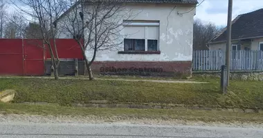 4 room house in Papateszer, Hungary