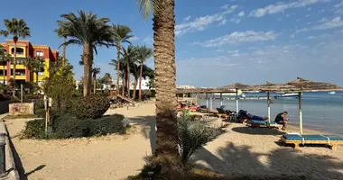 Condo 2 chambres avec Fenêtres double vitrage, avec Balcon, avec Meublesd dans Hurghada, Égypte