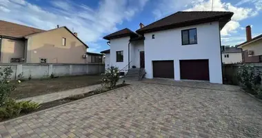 5 room house in Avanhard, Ukraine