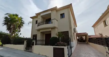4 bedroom house in Pano Polemidia, Cyprus