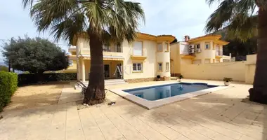 Villa  con Balcón, con Aire acondicionado, con Terraza en Alfaz del Pi, España