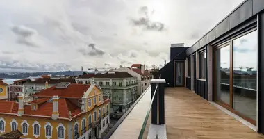 Penthouse 2 bedrooms in city center, with City view, supermarket in Misericordia, Portugal