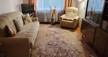 Apartamento 3 habitaciones en Vialikija Lepiasy, Bielorrusia