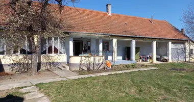 5 room house in Batmonostor, Hungary