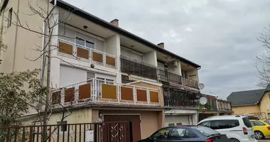 Mieszkanie 4 pokoi w Szigetszentmiklos, Węgry