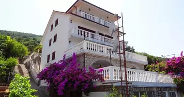 Дом в Черногория